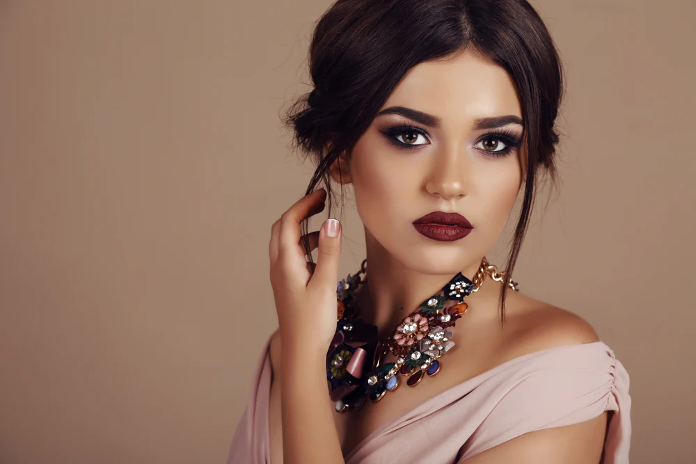 29 Smoldering Dark Eyeshadow Looks That Bring the Classic Drama