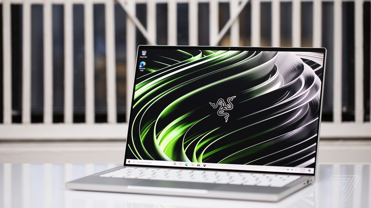 Razer Book 10 ReviewRazer Book 13 Review