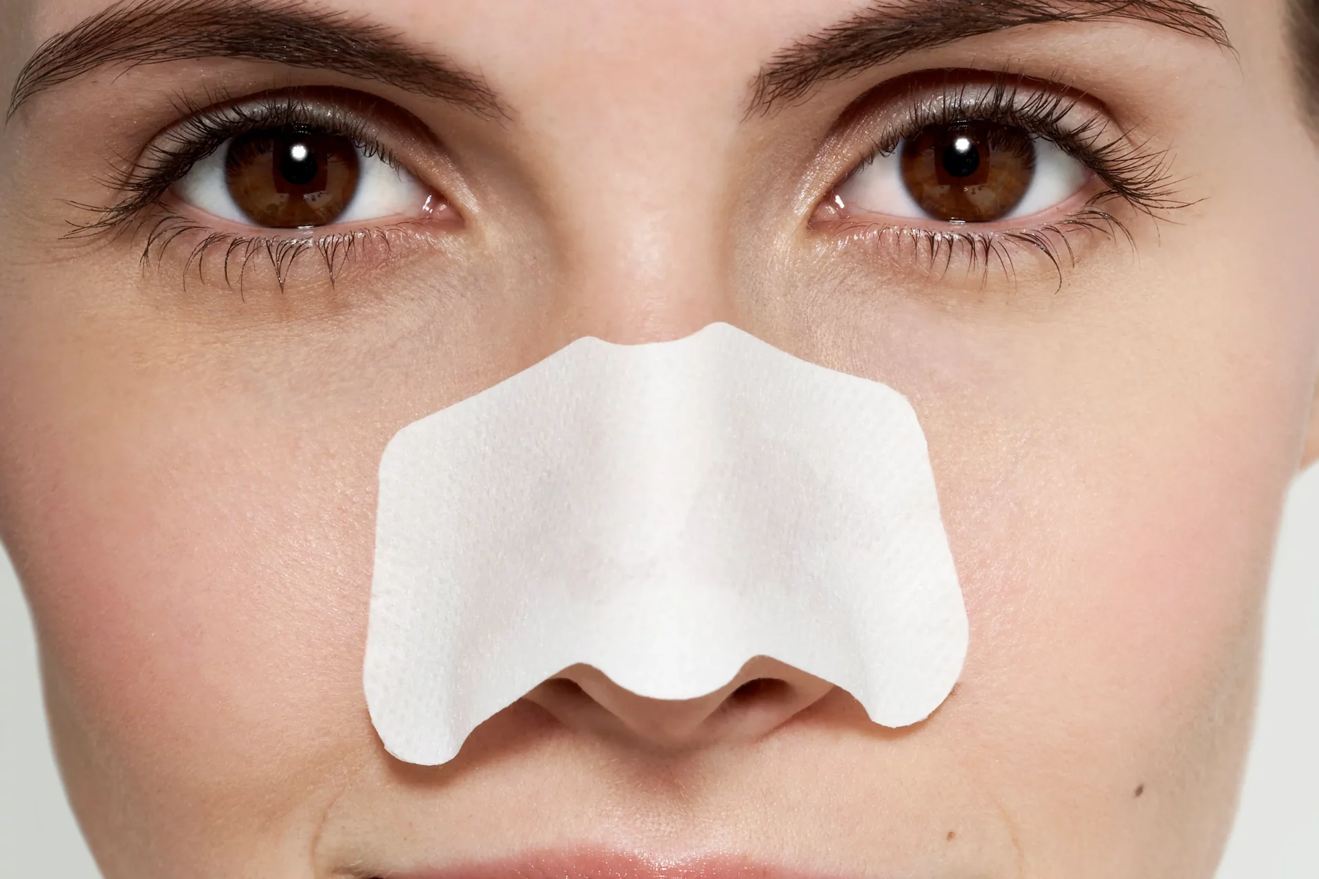 Tips for cleaning and unclogging nose pores