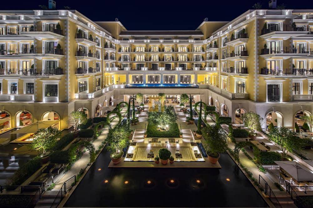 Hotel Review: Regent Porto Montenegro