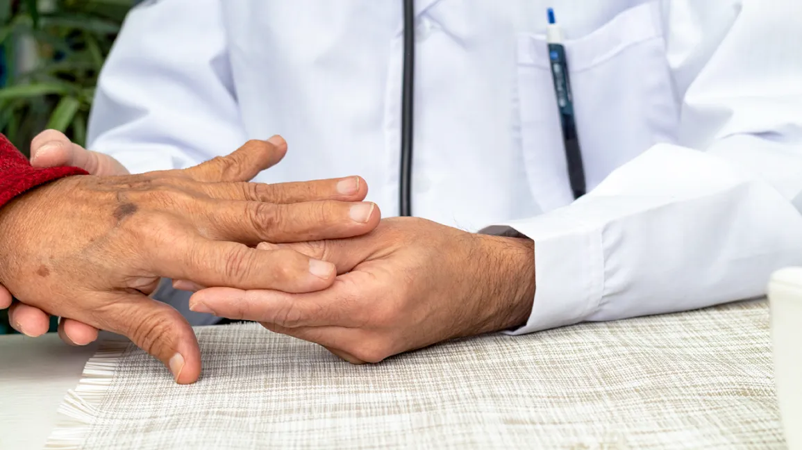 How do you identify and manage arthritis in hands?